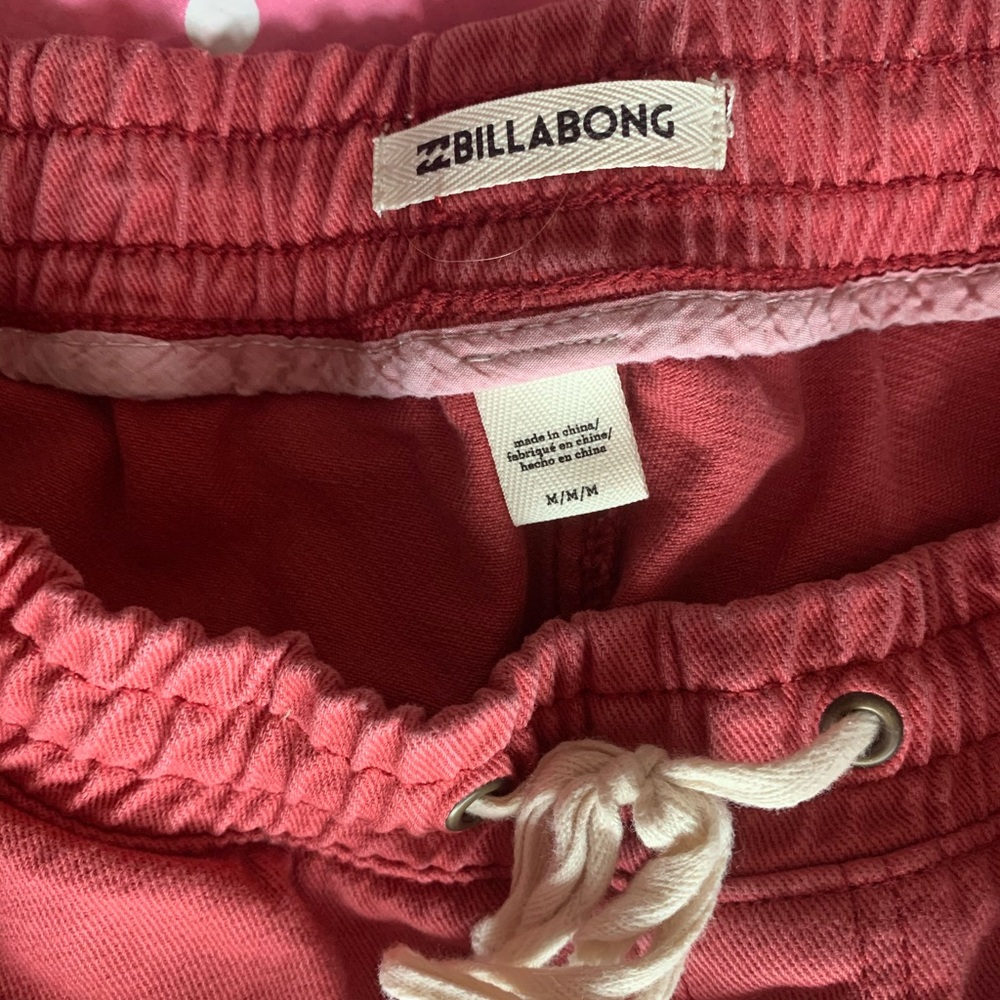 BILLABONG SHORTS! - Picture 4 of 5